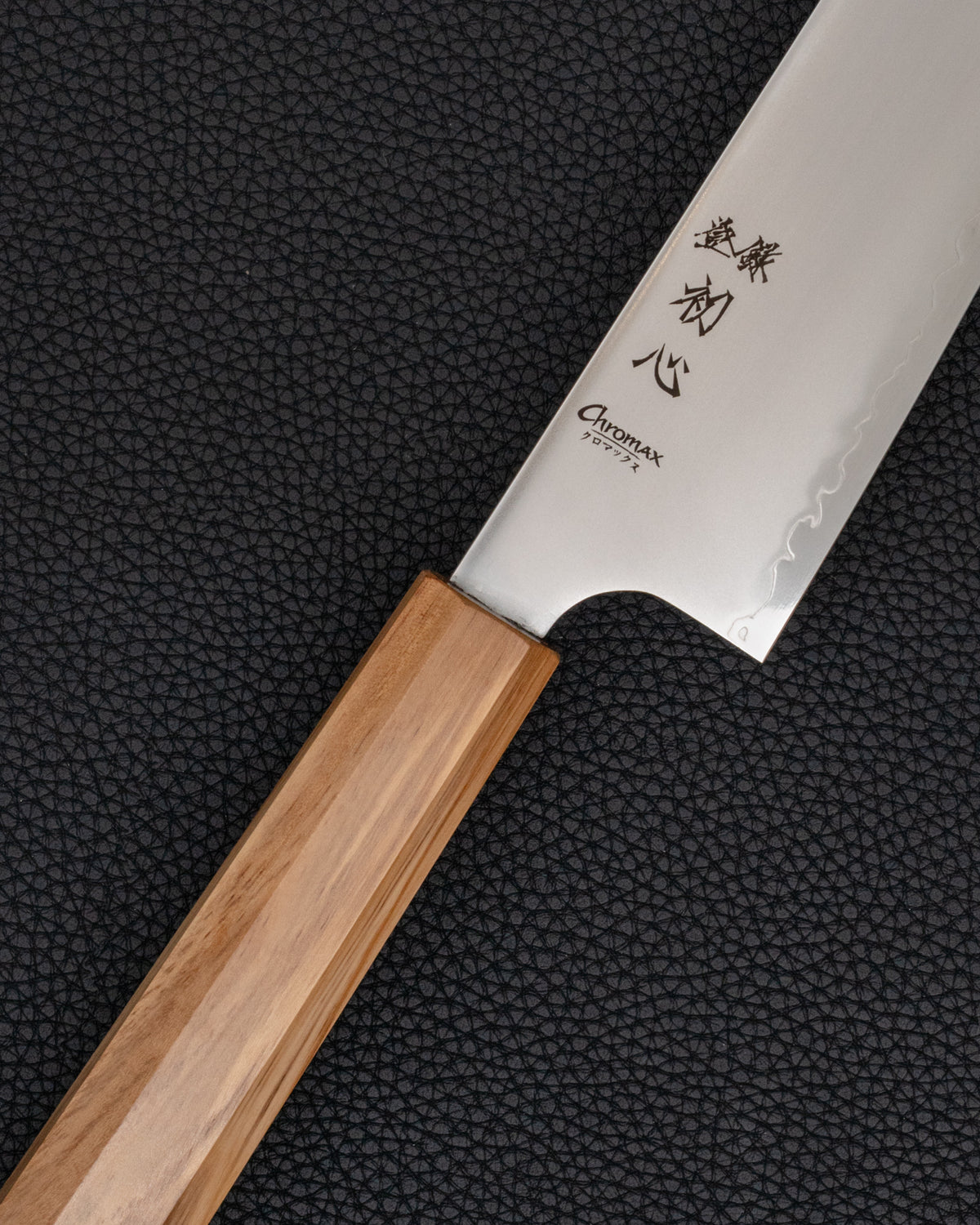 Kokkekniv 240 mm, HATSUKOKORO Chromax Oliven Gyuto tomatosharp
