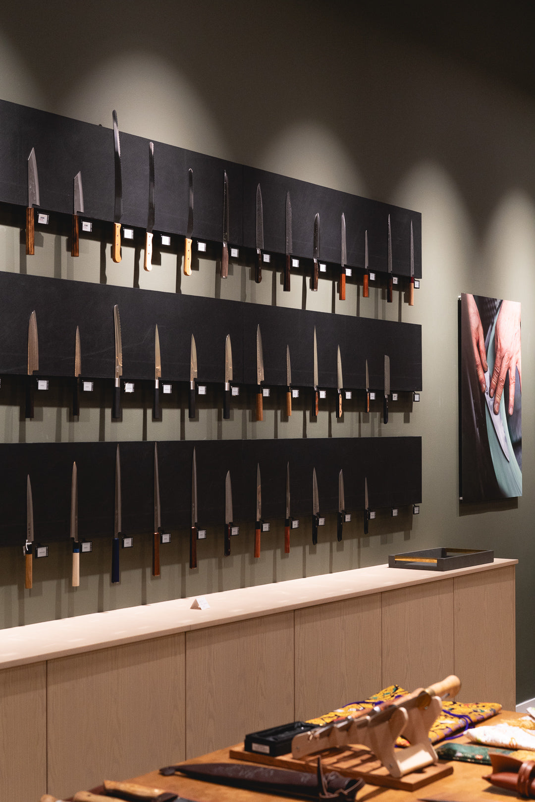 Knivveggen i butikken i Teknostallen