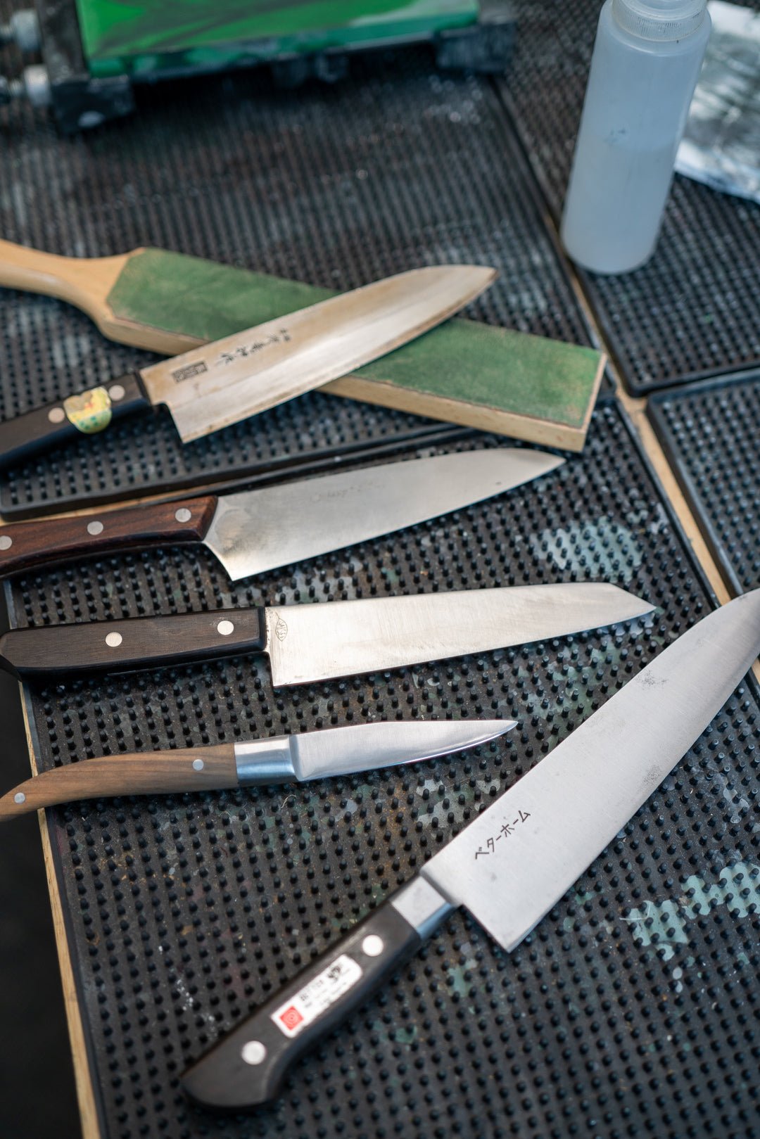 Tre enkle tester for å sjekke om kniven din er skarp - Tomatosharp