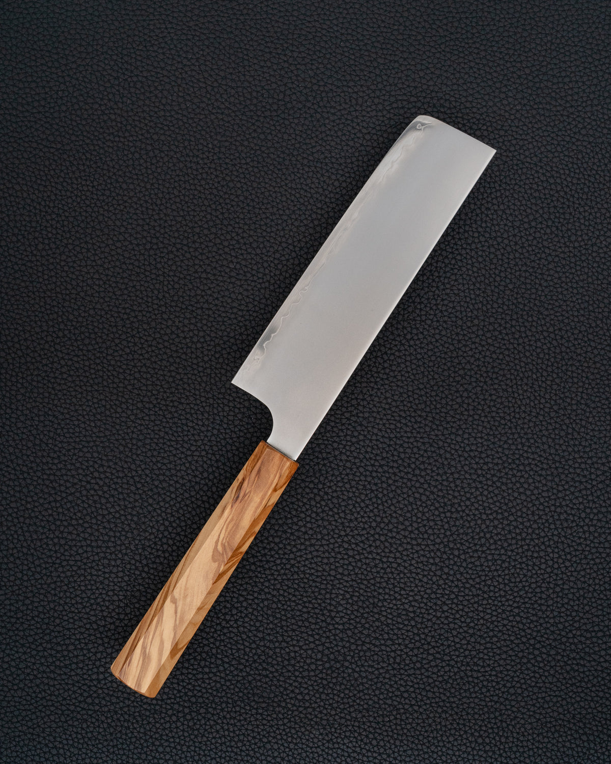 Grønnsakskniv 165 mm, HATSUKOKORO Chromax Oliven Nakiri tomatosharp