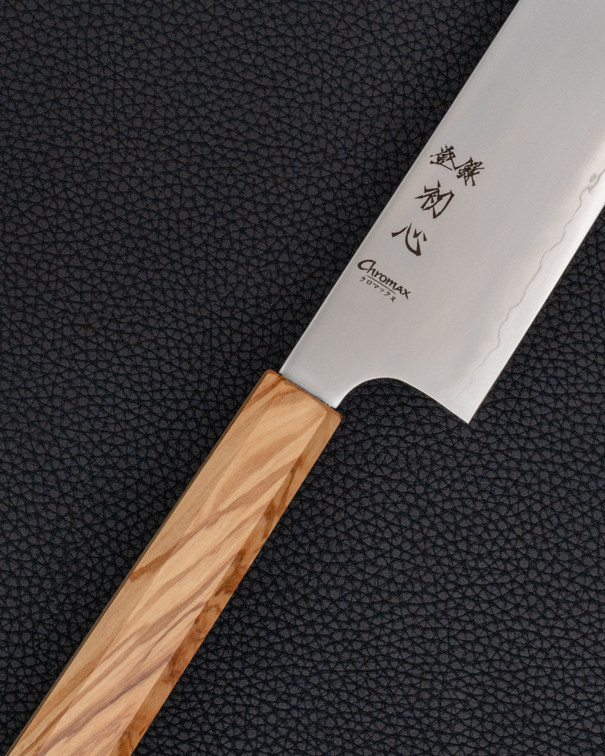 Grønnsakskniv 165 mm, HATSUKOKORO Chromax Oliven Nakiri tomatosharp