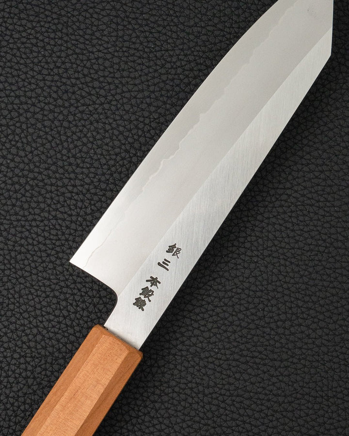 Kokkekniv 180 mm, HADO x SAISEI Ginsan Cherry Kiritsuke Santoku HADO