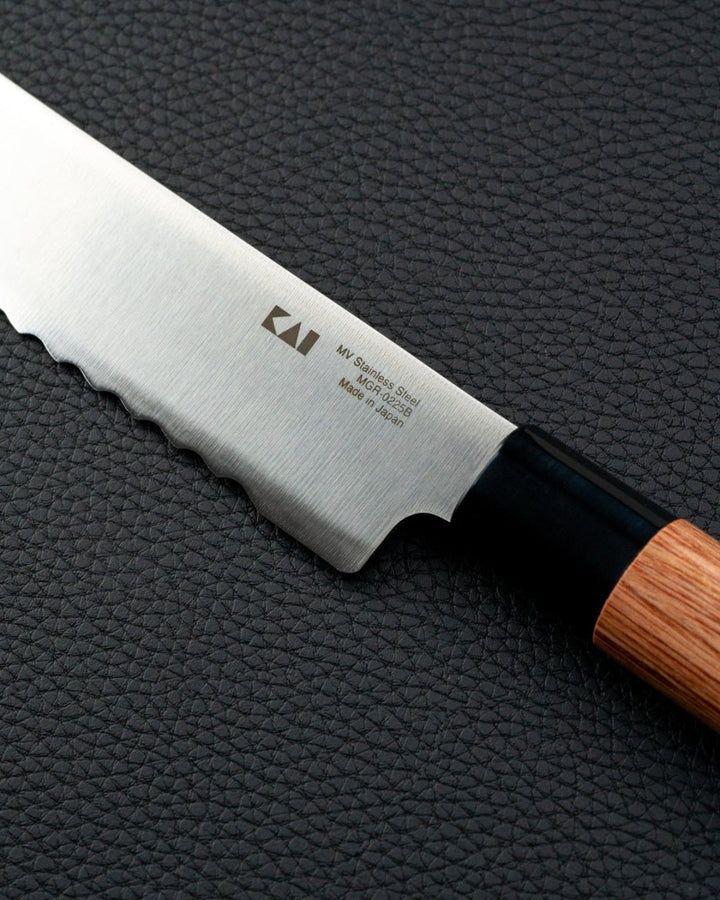 KAI SEKI Redwood Brødkniv 225 mm tomatosharp