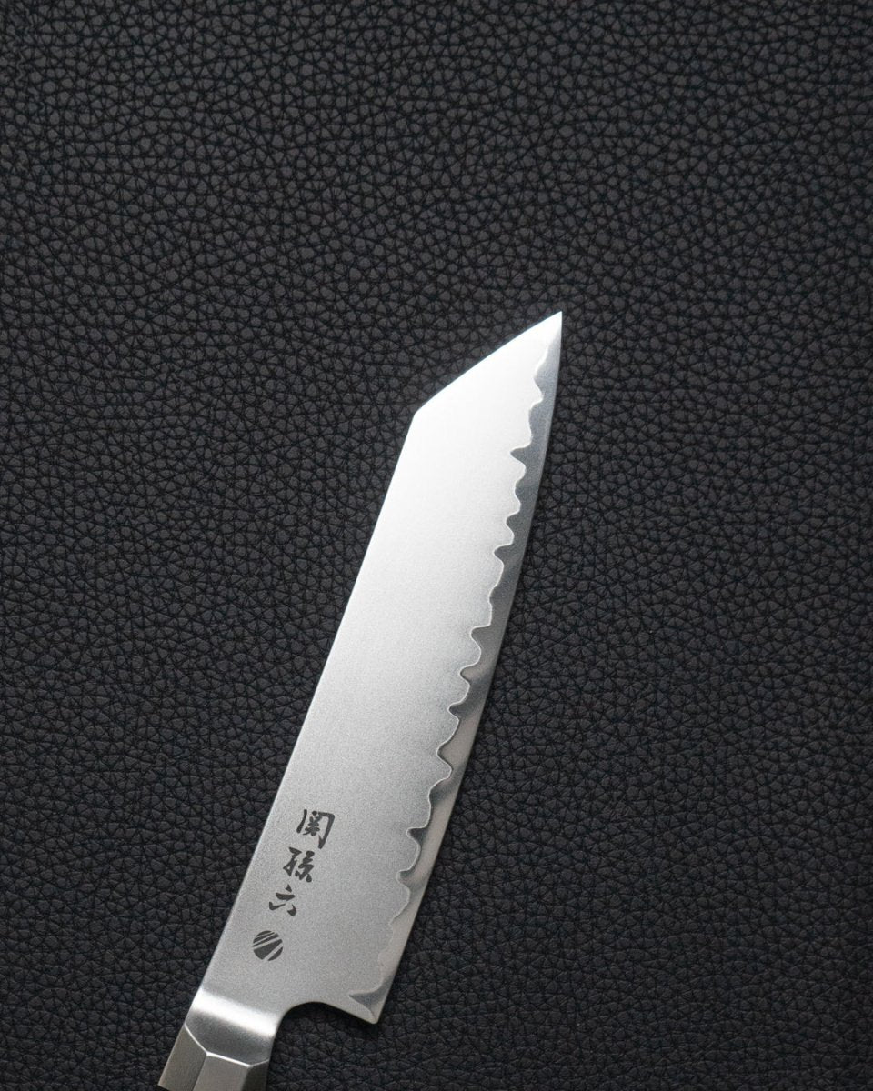 KAI Seki Kaname Kiritsuke 150 mm tomatosharp