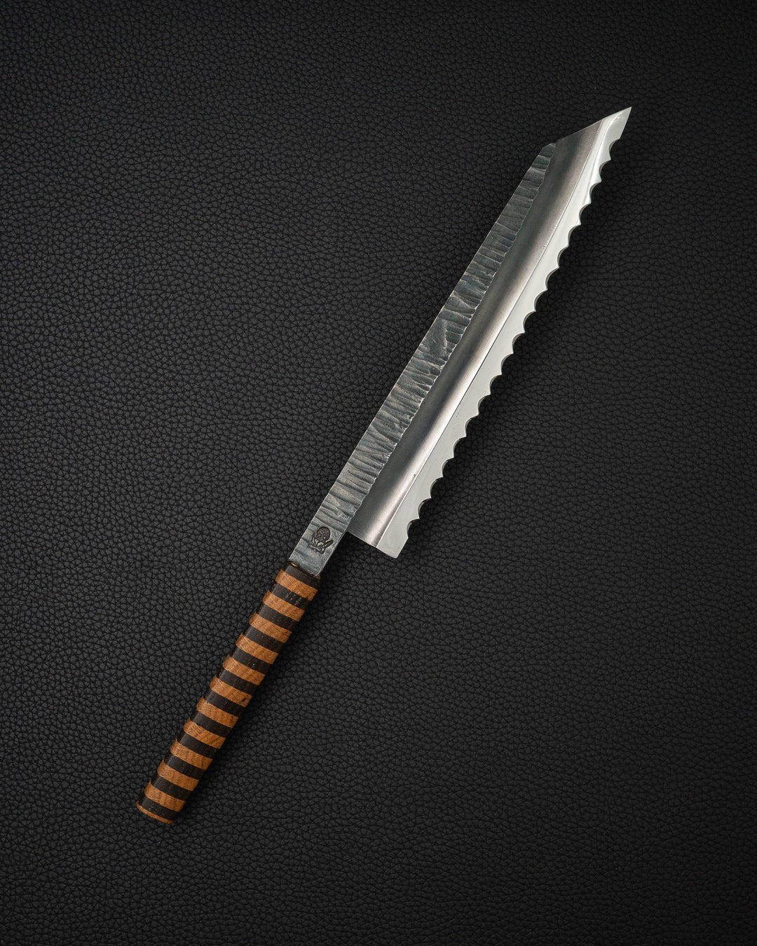 Brødkniv 210 mm, KNIFE GUY STUDIO AEB - L Bread Sword Knife Guy Studio