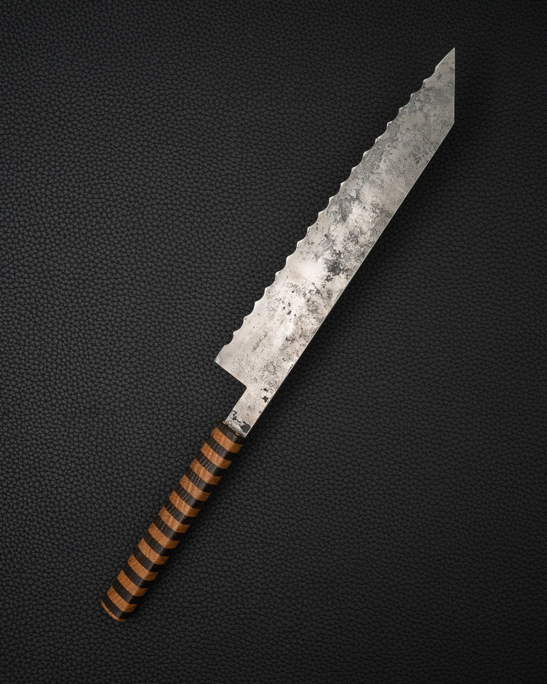 Brødkniv 210 mm, KNIFE GUY STUDIO AEB - L Bread Sword Knife Guy Studio