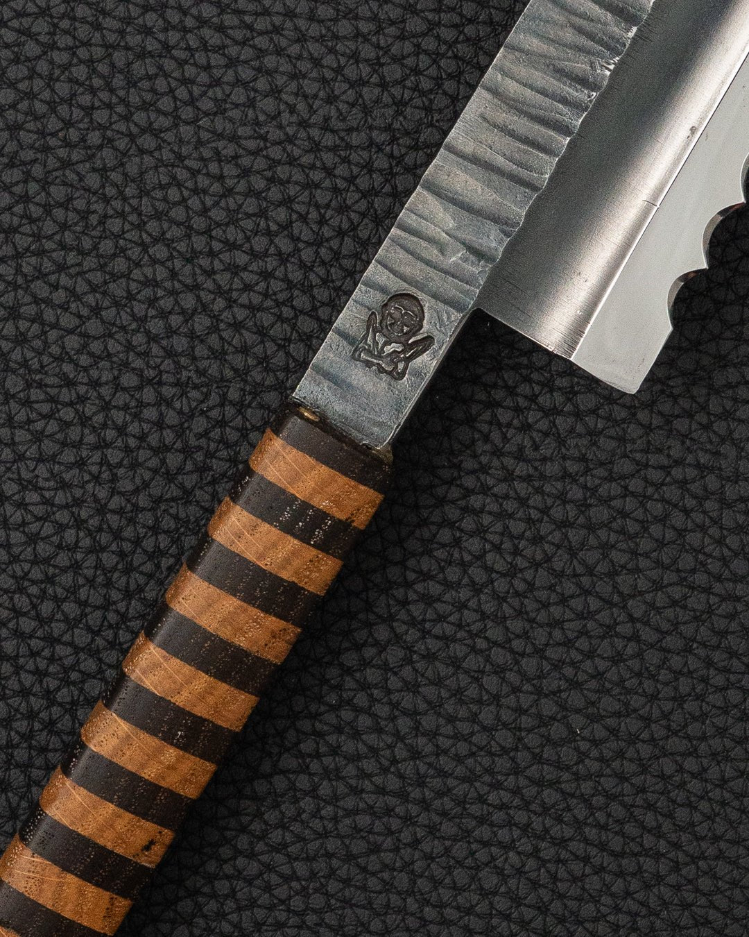 Brødkniv 210 mm, KNIFE GUY STUDIO AEB - L Bread Sword Knife Guy Studio
