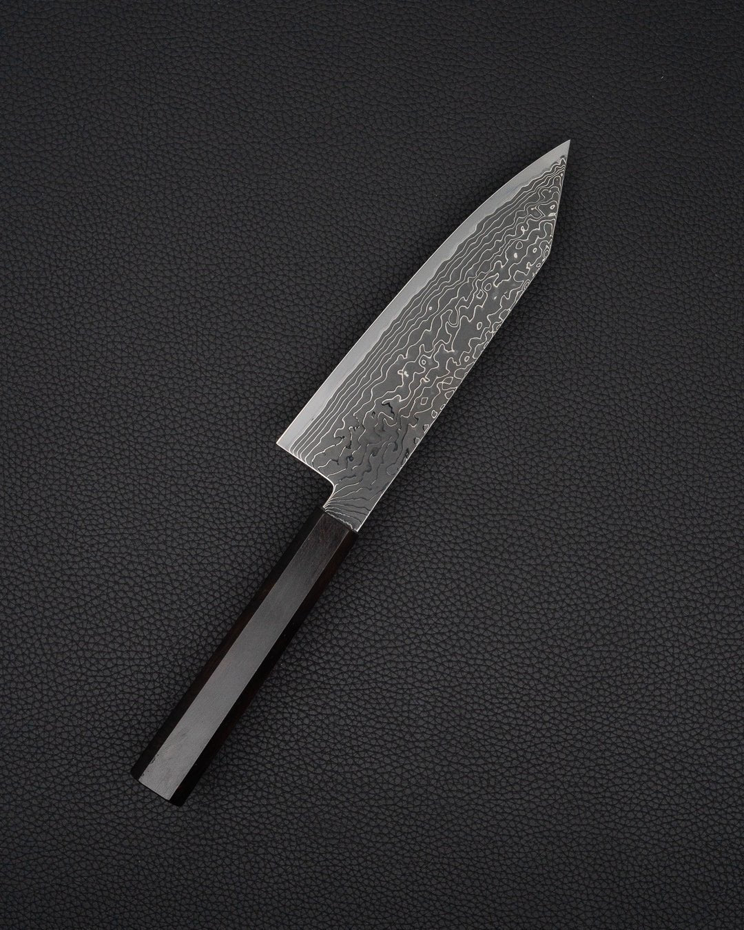 Kokkekniv 180 mm, HATSUKOKORO Ryuhyo SG2 Kurozome Damascus Bunka Hatsukokoro