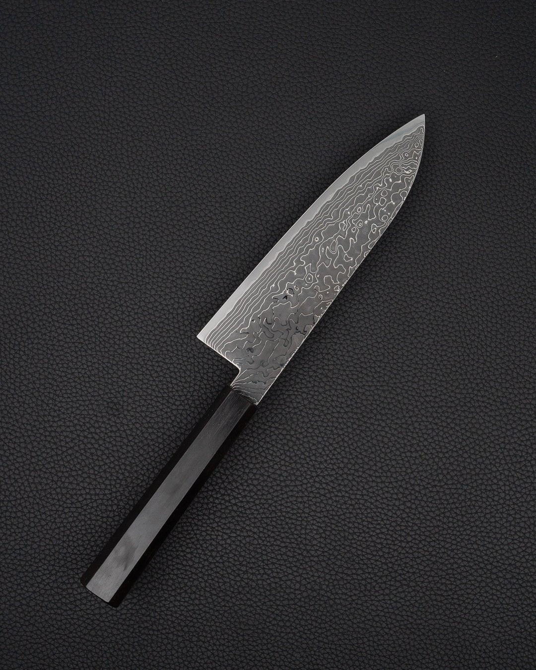 Kokkekniv 180 mm, HATSUKOKORO Ryuhyo SG2 Kurozome Damascus Santoku Hatsukokoro