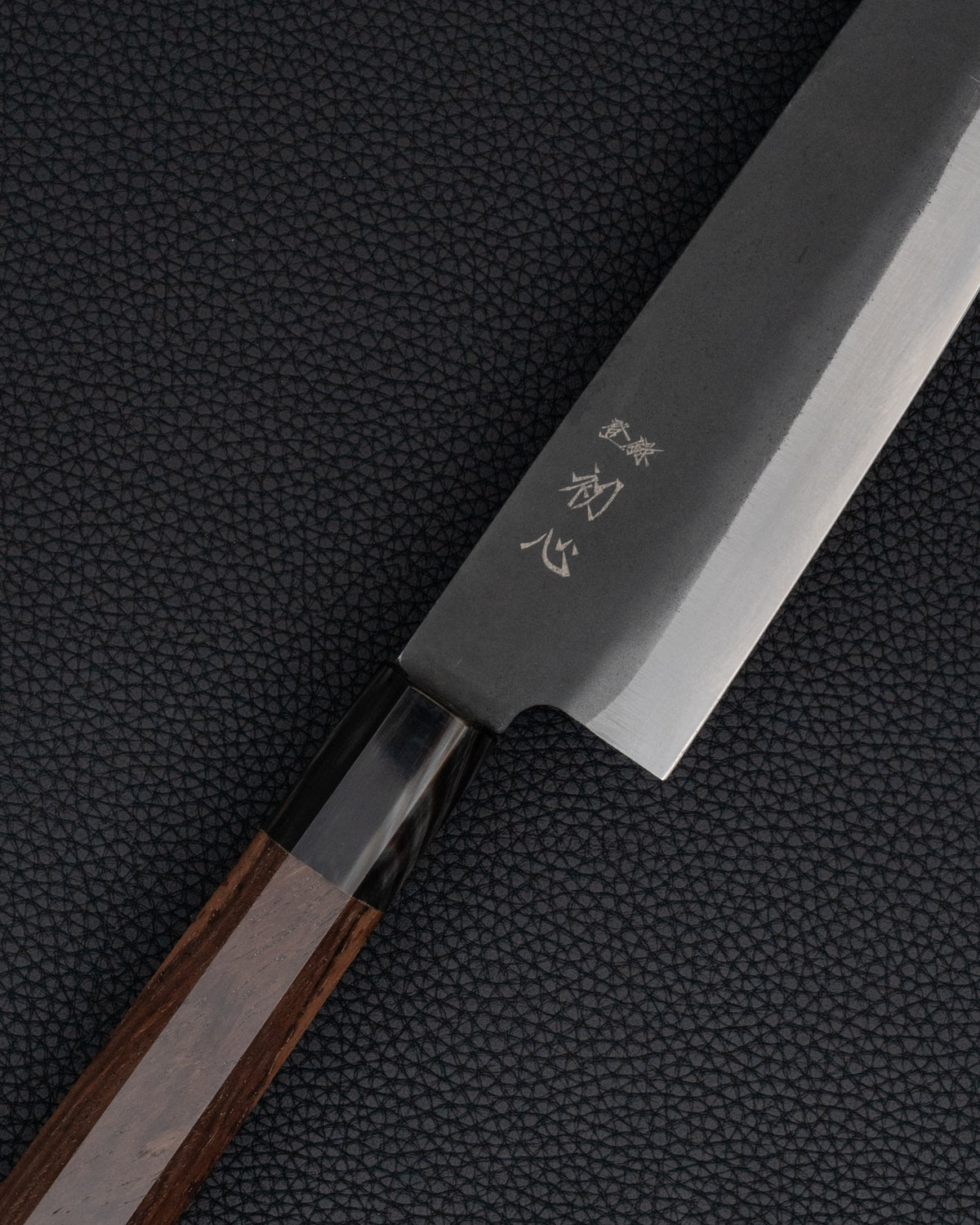 Kokkekniv 220 mm, HATSUKOKORO Aokitae Blue2 Kurouchi Gyuto tomatosharp