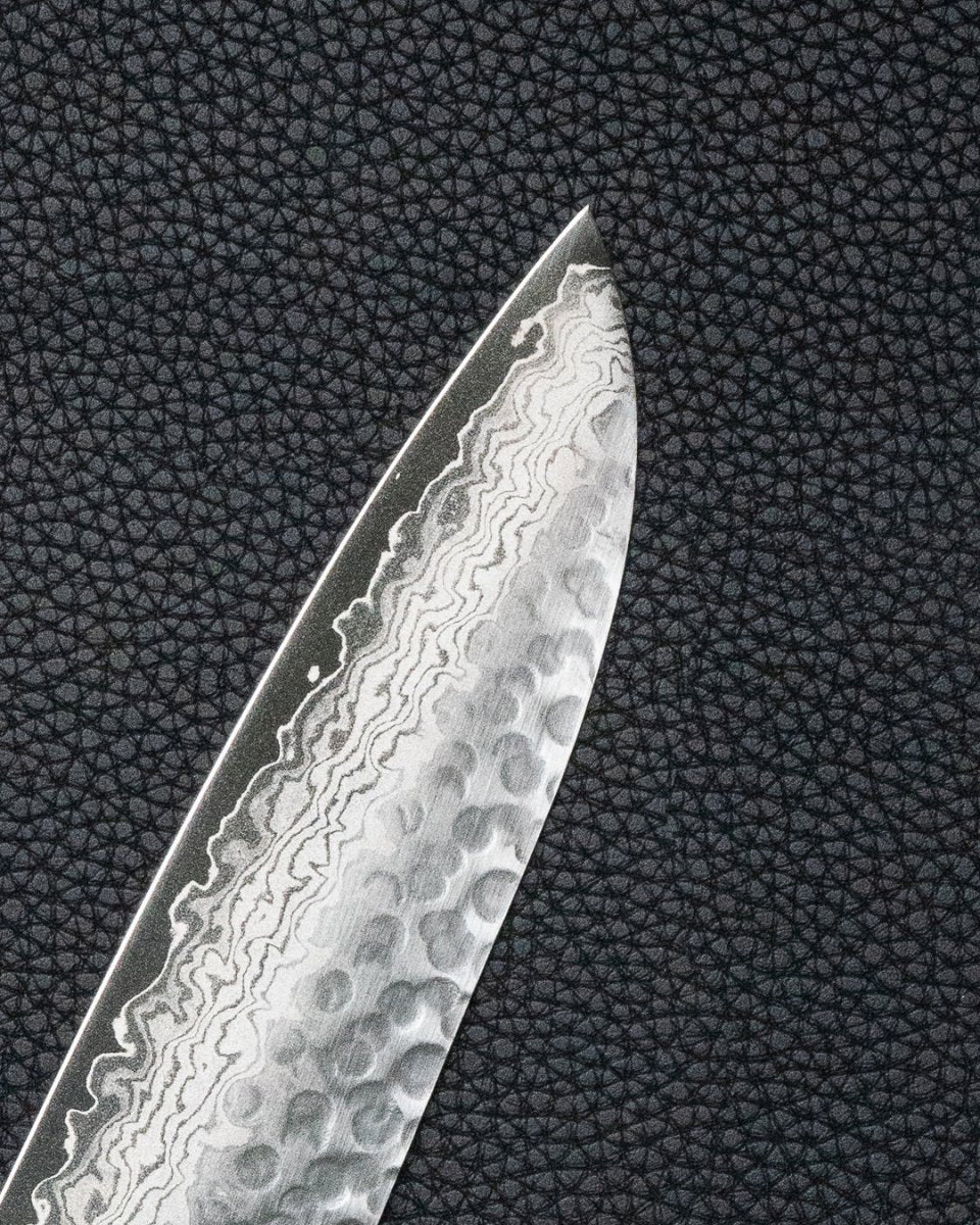 OUL Classic Damascus Tsuchime Santoku 180 mm tomatosharp