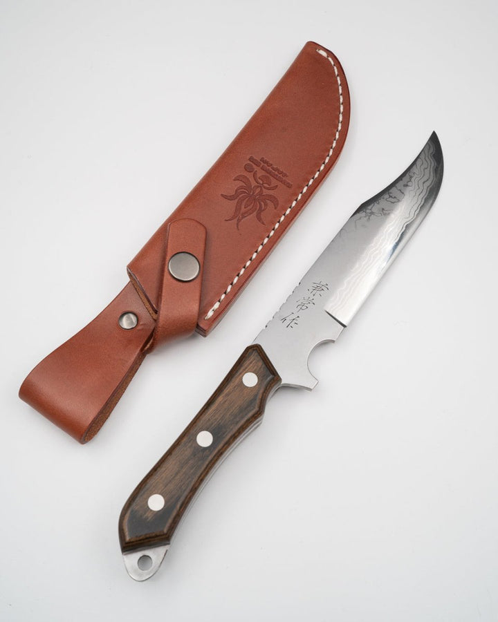 SEKI KANETSUNE Seseragi Damascus Blue Steel Jaktkniv 125 mm tomatosharp