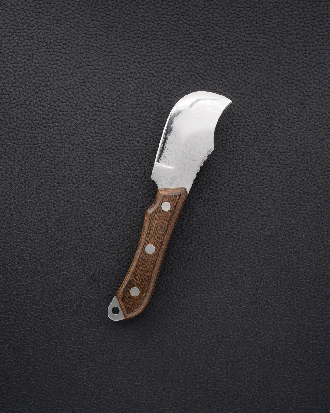 SEKI KANETSUNE Seseragi Damascus Blue Steel Flåkniv 70 mm