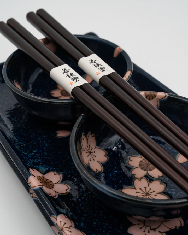 Sushisett 4 deler, MADE IN JAPAN Navy Pink Sakura med spisepinner tomatosharp