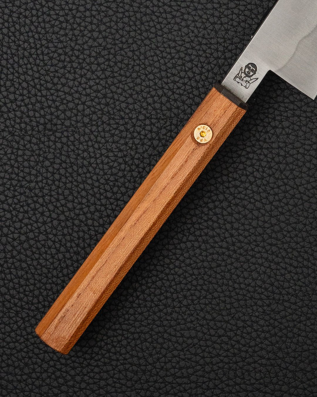 Utbeiningskniv 135 mm, KNIFE GUY STUDIO Honesuki Knife Guy Studio