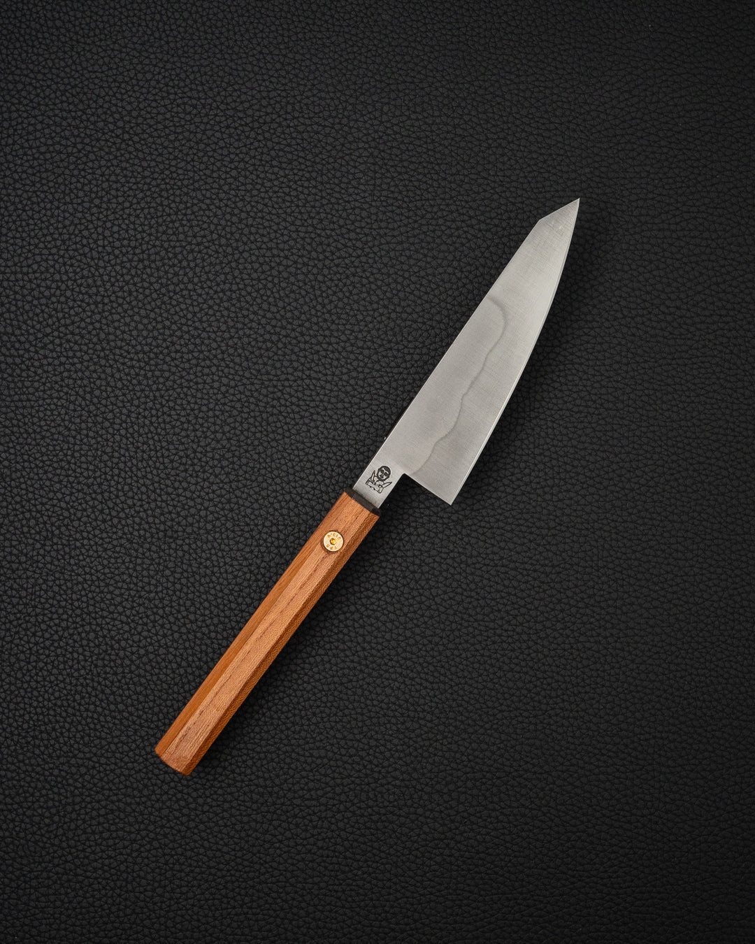 Utbeiningskniv 135 mm, KNIFE GUY STUDIO Honesuki Knife Guy Studio