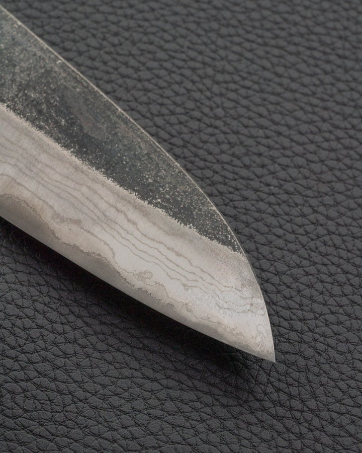 HATSUKOKORO Kumokage Santoku med Saya 180 mm Hatsukokoro