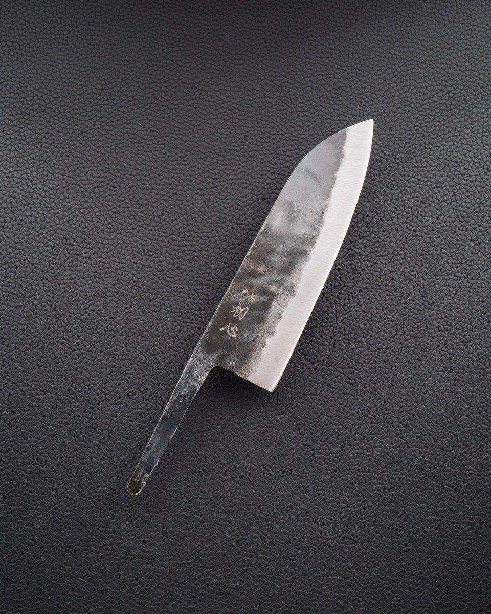 HATSUKOKORO Kurogane Santoku 165mm knivblad Hatsukokoro