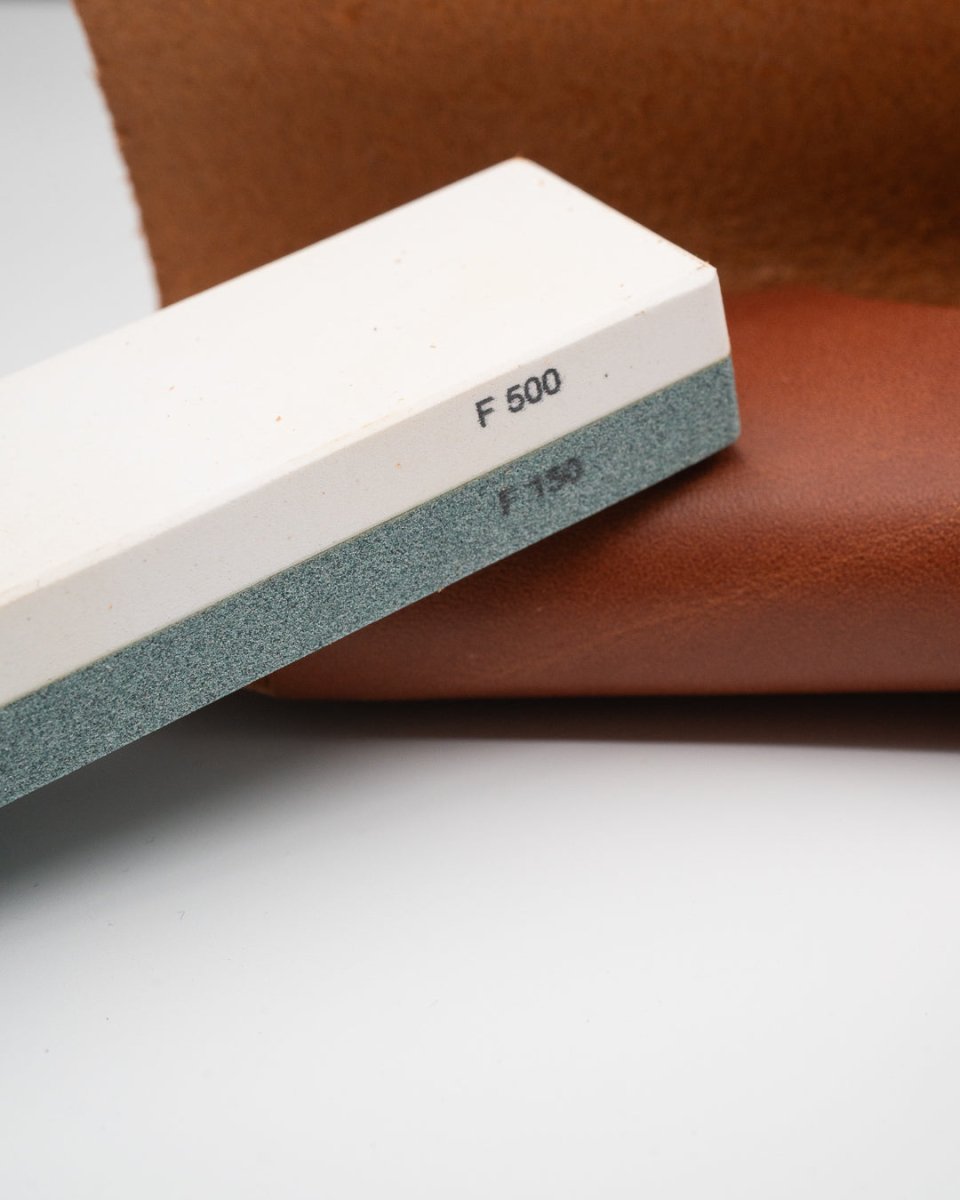 HELLE Slipestein liten med etui HELLE