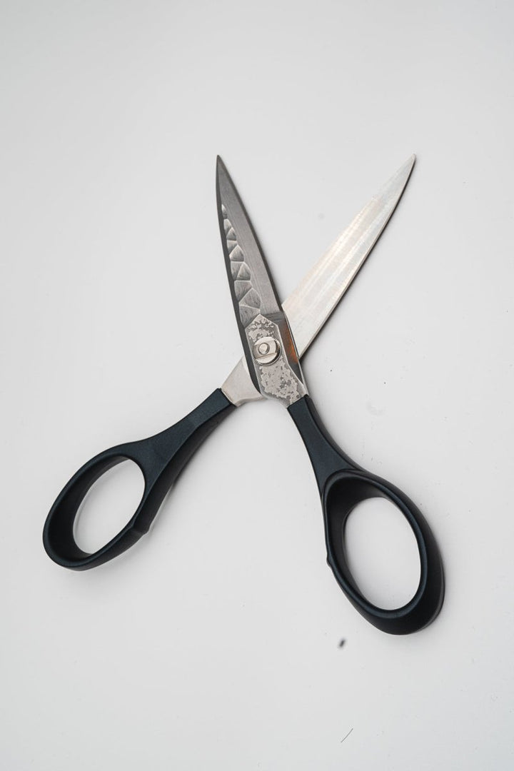 Mcusta Zanmai VG10 Damascus Kjøkkensaks 75mm tomatosharp