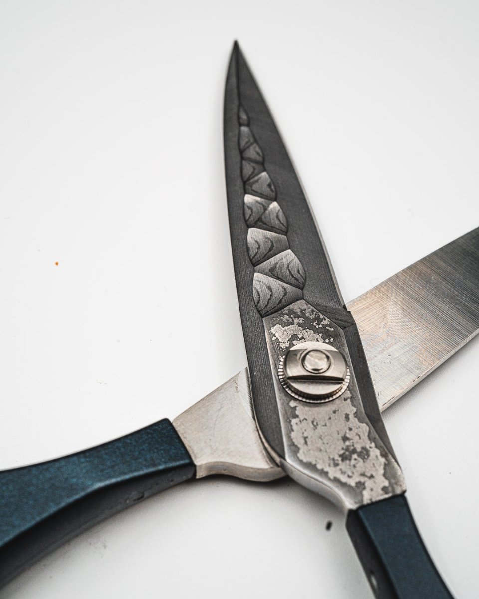 Mcusta Zanmai VG10 Damascus Kjøkkensaks 75mm Mcusta