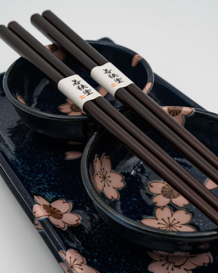 Sushisett 4 deler, MADE IN JAPAN Navy Pink Sakura med spisepinner MIJ